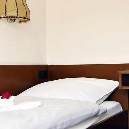 Szálloda Goldene Rose 3*